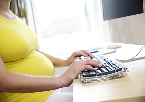 Licencia de maternidad: culminación de contrato a término fijo ¿es posible?